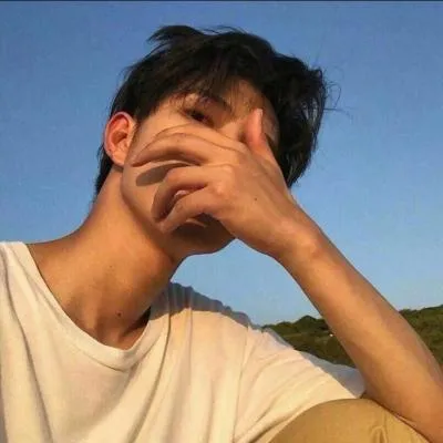 耍酷的男生头像第1张