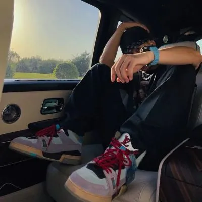 2021时尚男士必不可少的的头像第1张