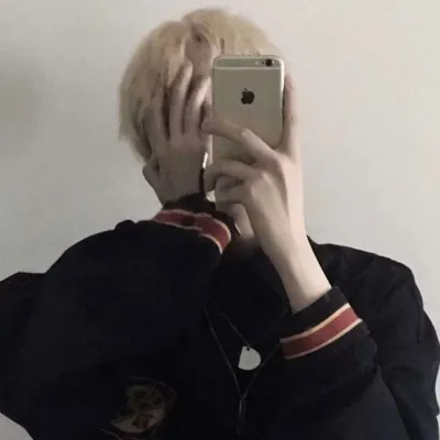 复古港风男头像图片第1张