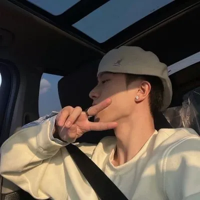 清新自然青春帅气男生头像第1张