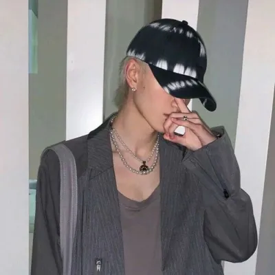 帅气低调的年青帅哥图片头像第1张