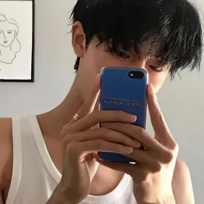 好看的帅气真人男生头像第1张