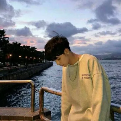 帅气男生冷傲真人版头像第1张