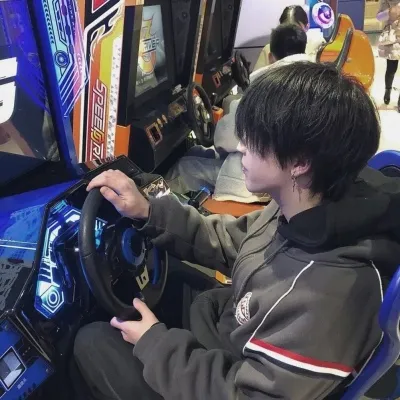 高清帅气冷酷无情男生真人头像第1张