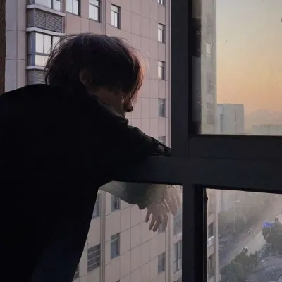 qq成熟有气质男生头像图片第1张