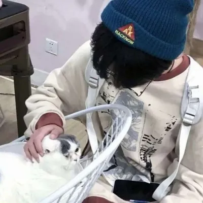 冷傲男生帅气头像高清第1张