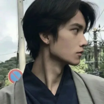 成熟男人头像图片高清第1张