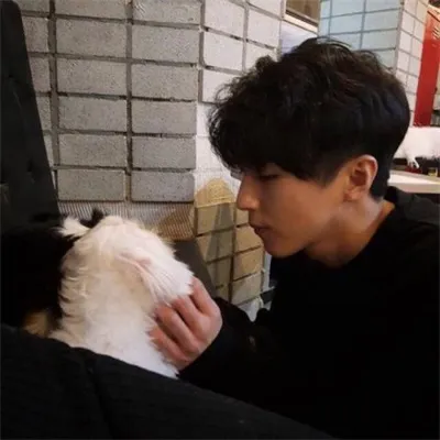 稳重男生的微信头像图片第1张