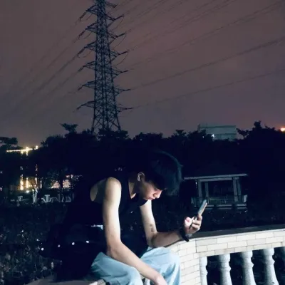 2021新款男生成熟沉稳微信头像第1张