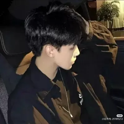 俊秀又冷酷无情的帅男头像图片第1张