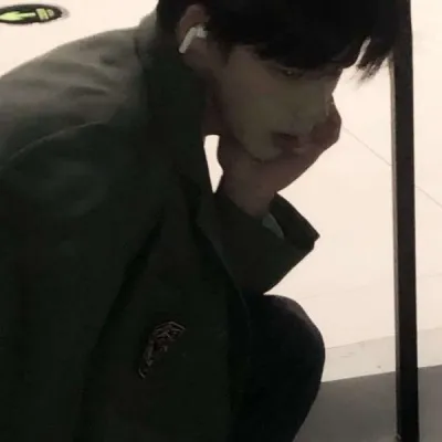 洒脱的真人男生头像第1张