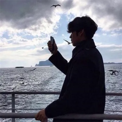 冷傲帅气唯美男生头像第1张