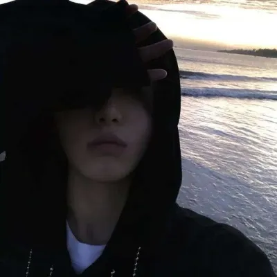 高清真人男生头像图片第1张