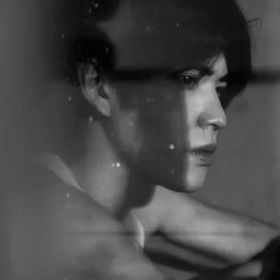 黑白霸气男生真人版头像第1张