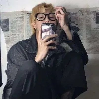 小清新开朗男生微信头像第1张