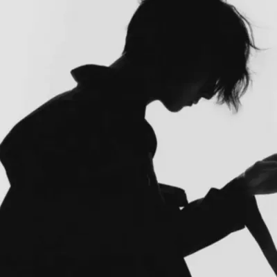 帅酷青春男生头像图片第1张