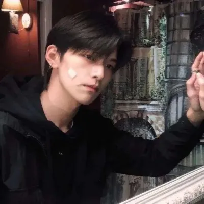 冷傲真人男生头像第1张