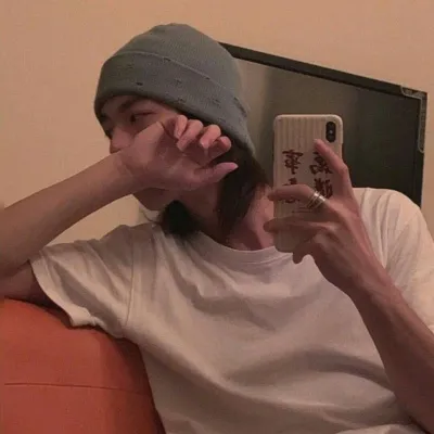 冷傲帅小伙时尚男士高清头像第1张