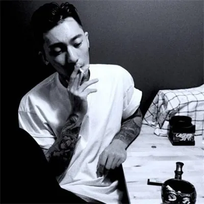 帅气好看的男生头像图片第1张