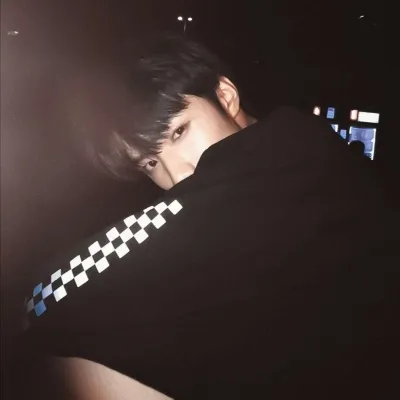 真人炫酷帅气男生头像图片第1张