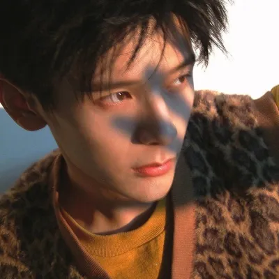 潮流帅气男生图片头像第1张