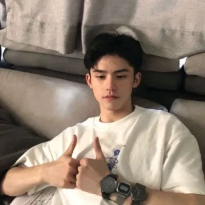 十分帅气的男生头像图片第1张