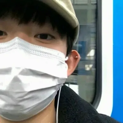 文艺高清男生头像图片第1张