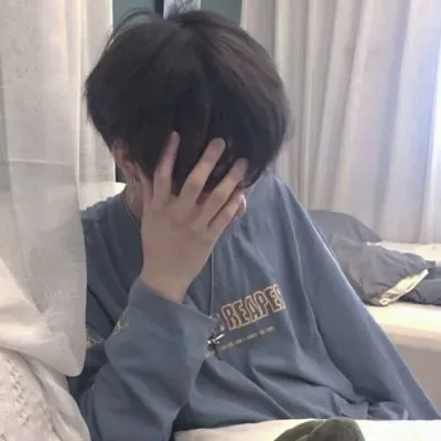 超清男生帅气头像图片第1张