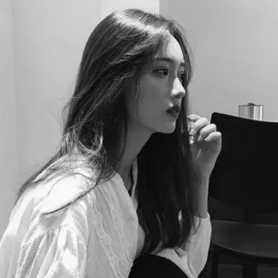 最新独一无二的黑白女生头像高冷范第1张