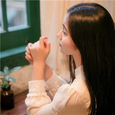 森系文艺范女生长发头像精选第1张