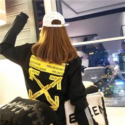 青春时尚的微信背影头像漂亮女生第1张