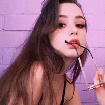 欧美女生头像霸气冷艳高清图片第1张
