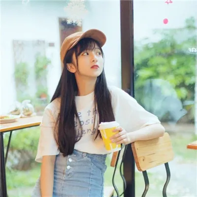 唯美女生有意境长发头像精选第1张