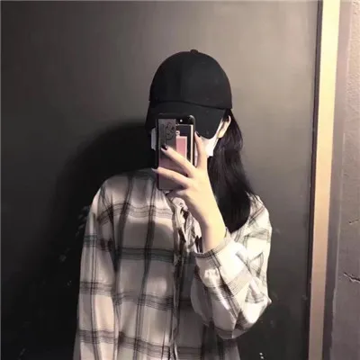 美女和猫咪头像高清图片第1张