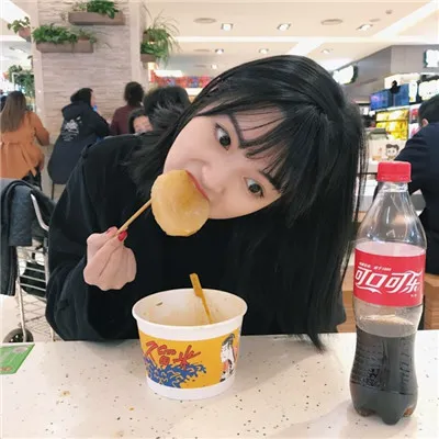 吃货女孩头像可爱卖萌第1张