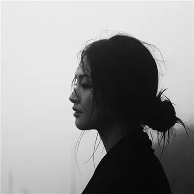 女生伤感黑白头像大全第1张