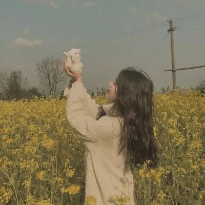 意境又很有故事感的好看女生头像第1张