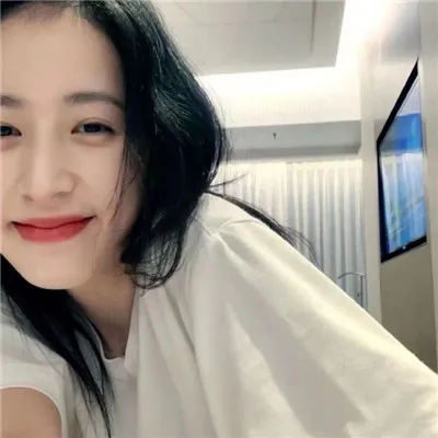 2021气质甜美女神周雨彤头像合集第1张