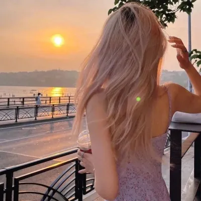 很好看的高颜值的很气质的女生微信头像第1张