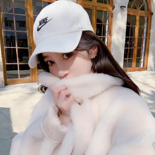 特别有气质又时尚的唯美图片女生头像美女图片第1张