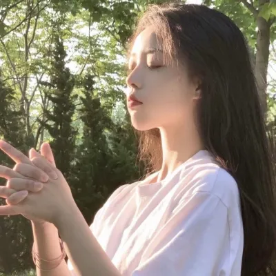 女生头像慵懒偏冷淡风超级好看第1张