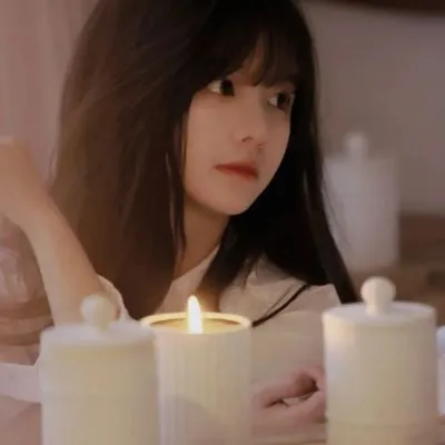 很唯美又很有高级的美女好看头像第1张