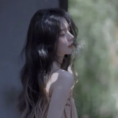 极致温柔的真人好看的女生头像第1张