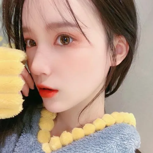 大眼美女头像真实面带微笑都是最受欢迎的第1张