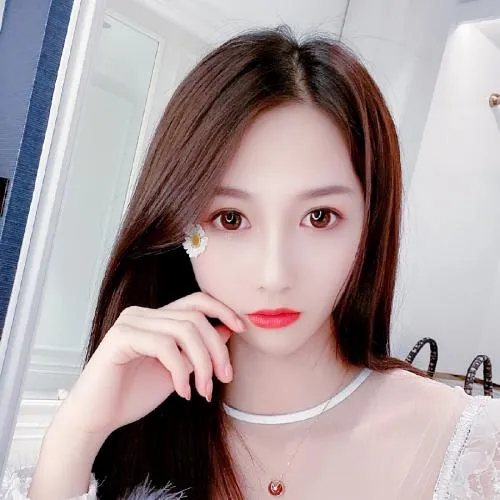 相拥美丽的记忆，唯美美女头像第1张