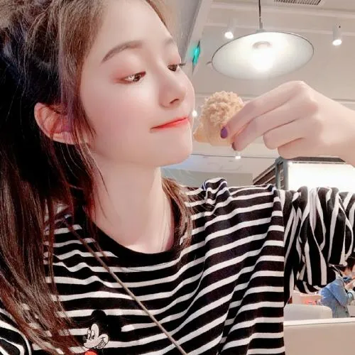 有魅力有气质的女人微信头像第1张