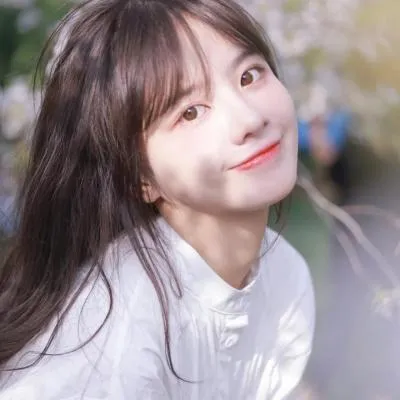 长相甜美可爱的女生头像网图第1张