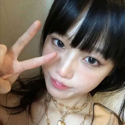 气质头像女生简单气质又得体大方的第1张