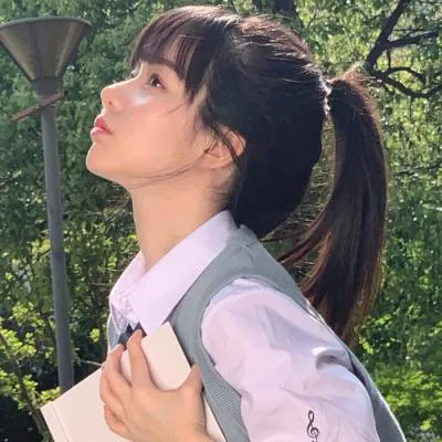 2021好看御姐风头像女真人第1张