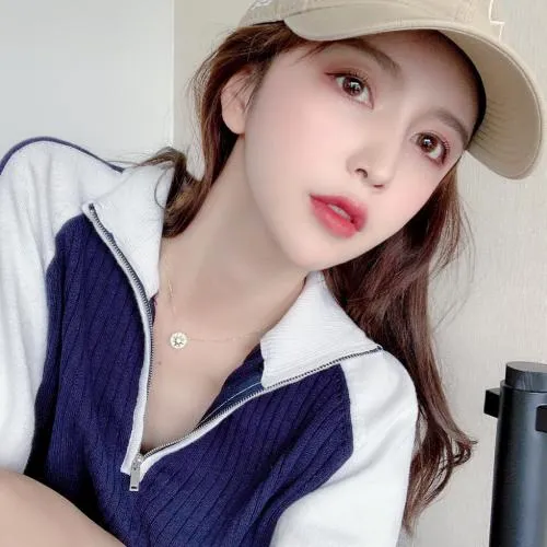 好看的微信头像美女头像第1张